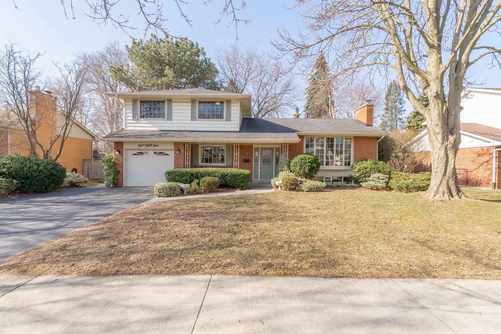 334 Oakwood Drive, Burlington Brandow Group